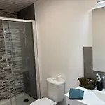 Moradia Moderna Renovada A 1km Do Centro Da De