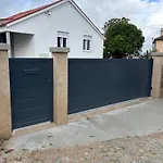 Moradia Moderna Renovada A 1km Do Centro Da De Melgaço