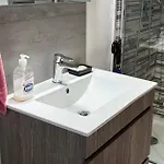 Moradia Moderna Renovada A 1km Do Centro Da De *