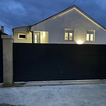 Moradia Moderna Renovada A 1km Do Centro Da De * Melgaço