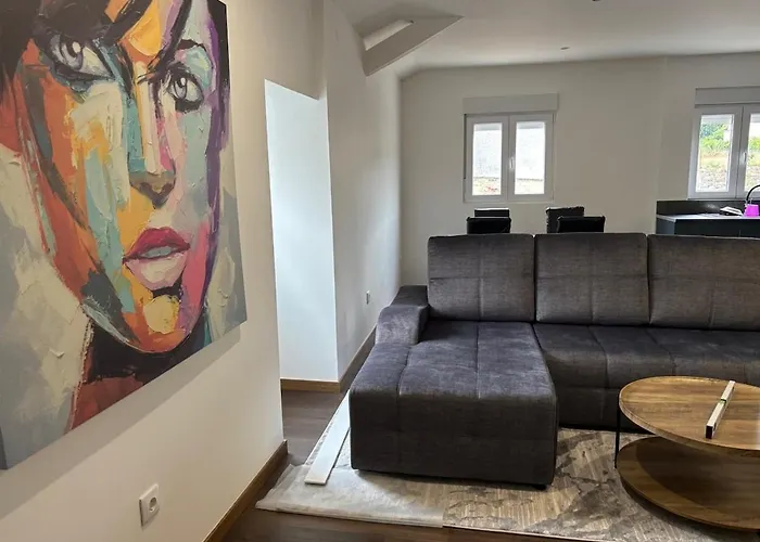 Ferienhaus Moradia Moderna Renovada A 1km Do Centro Da De