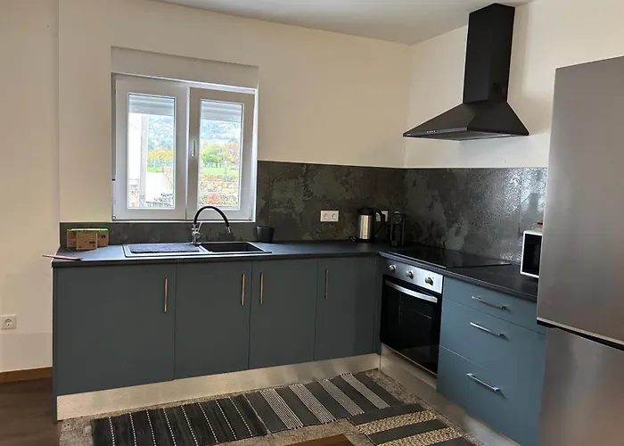 Moradia Moderna Renovada A 1km Do Centro Da De Feriehus Melgaço