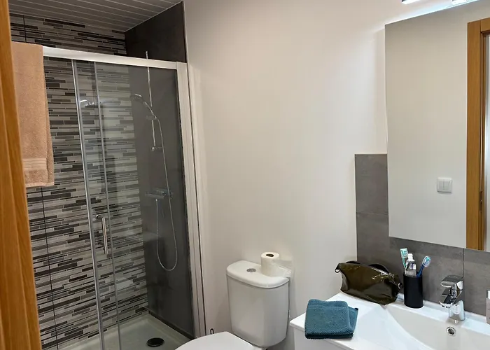 Moradia Moderna Renovada A 1km Do Centro Da De