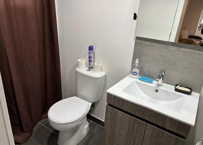 Moradia Moderna Renovada A 1km Do Centro Da De Feriehus *