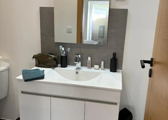 Feriehus Moradia Moderna Renovada A 1km Do Centro Da De *