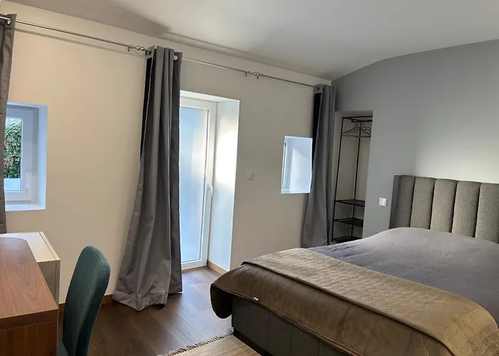 Ferienhaus Moradia Moderna Renovada A 1km Do Centro Da De *